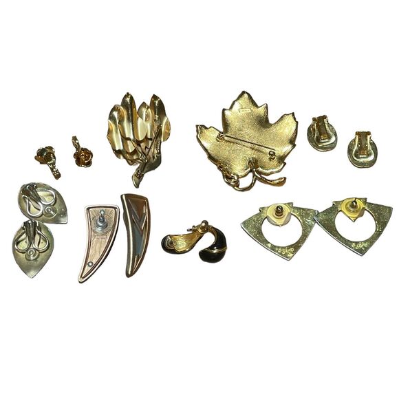 Vintage Jewelry Lot Of 8 Earrings Brooch Monet Skye Napier Gionvanni Trifari - Picture 6 of 13